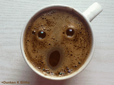 قهوه لبخند می زند و چشمک می زند